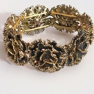 Vintage Enamel Flower Stretch Bracelet Metal Gold Ruffle Floral  80's 90's Vtg